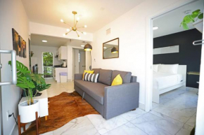South Beach 2 Bedroom Family Pet Friendly Apartment with Free Parking on Premise